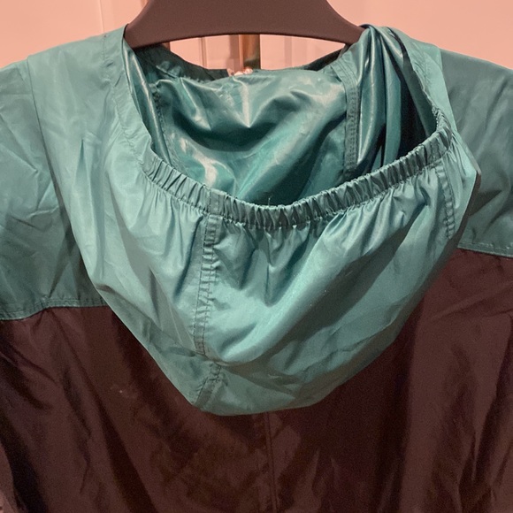 Never been worn - XL Columbia Windbreaker with hood! - Picture 3 of 3